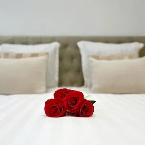 la-suite-75-sublime-appartement-calme-cosy-jacuzzi.brusselshotelsbook.com/
